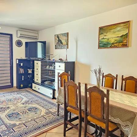 Davor Kl House In A Small Fishing Village * Klenovica