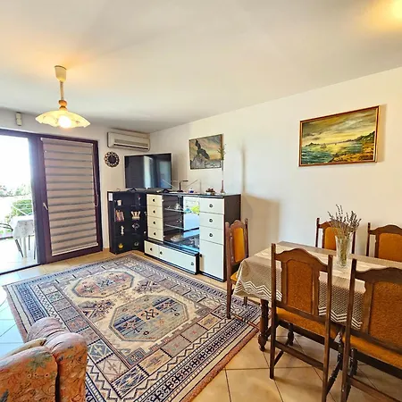 Davor Kl House In A Small Fishing Village Vila