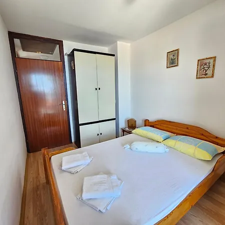 Vila Davor Kl House In A Small Fishing Village