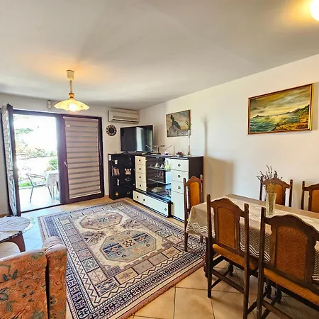 Davor Kl House In A Small Fishing Village *