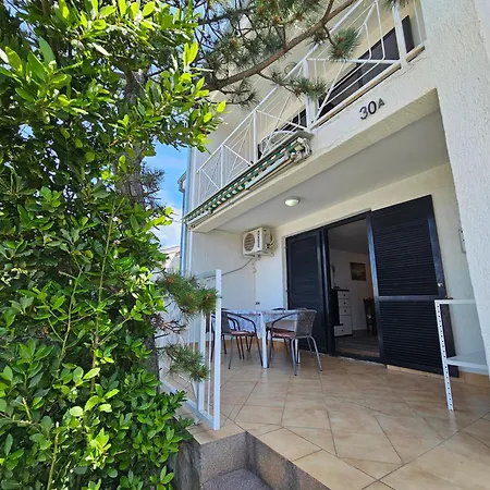 Villa Davor Kl House In A Small Fishing Village *