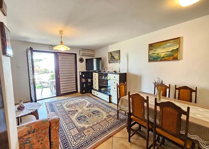 Davor Kl House In A Small Fishing Village *