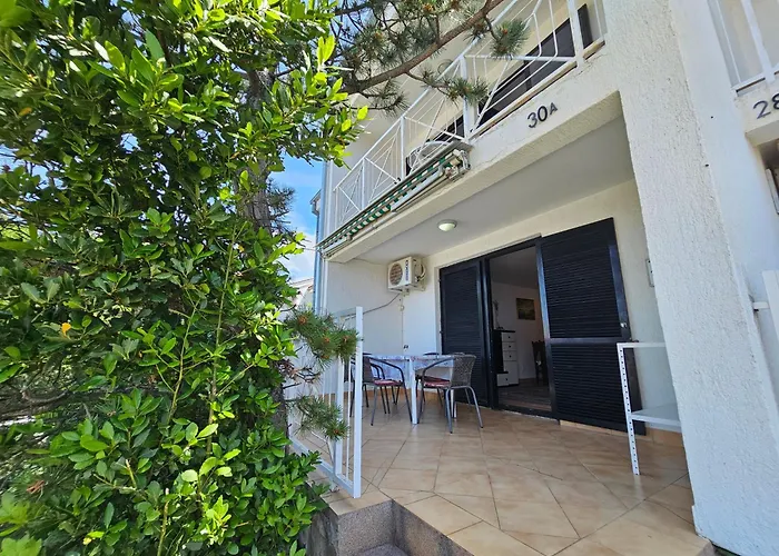 Villa Davor Kl House In A Small Fishing Village *